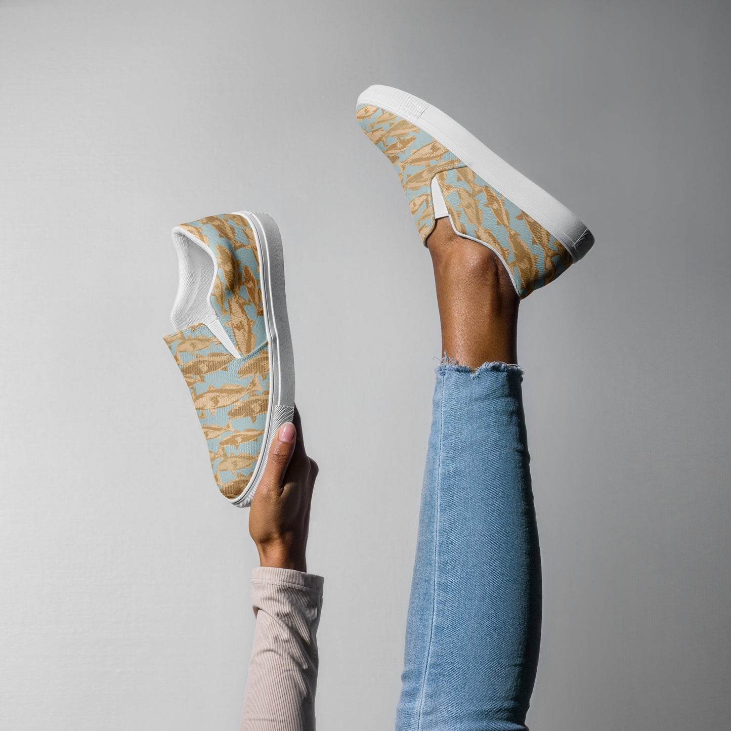Red Drum Women’s slip-on canvas shoes
